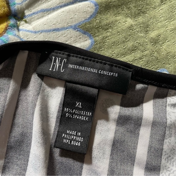 INC Paisley V-Neck Cami Black/White Size XL - Picture 7 of 8